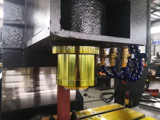Obróbka metali Pionowa maszyna Cnc Centrum frezowania i wiercenia CNC ROHS 3