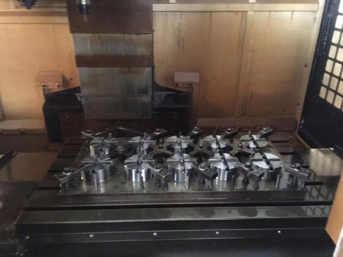 Elektryczna tokarka CNC do metalu Mt6 Precyzyjna tokarka CNC z systemem sterowania programem 1