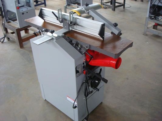 Grubościówka 600mm Maszyna do obróbki drewna Hydrauliczna strugarka przemysłowa do drewna