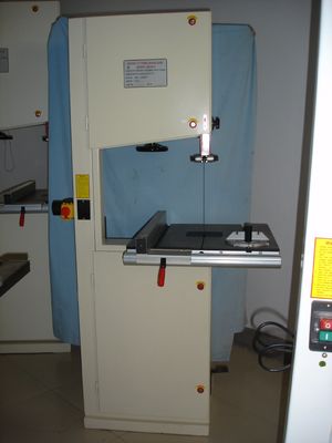 2HP Pionowa piła taśmowa do drewna Nowy stan Piła taśmowa do cięcia drewna i metalu