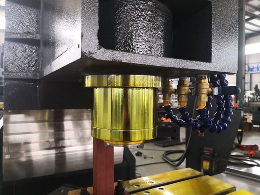 Obróbka metali Pionowa maszyna Cnc Centrum frezowania i wiercenia CNC ROHS