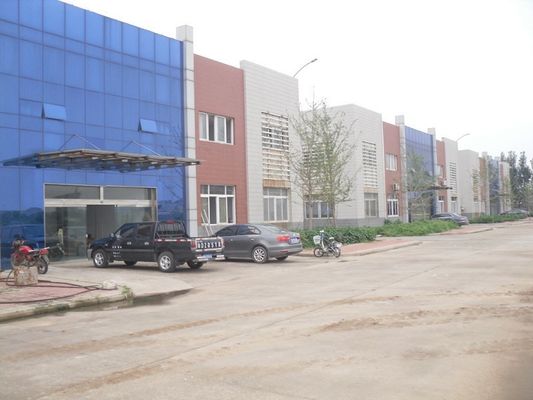 Rębak do drewna o mocy 90 kW z podwójną krawędzią odwracalny do cięcia