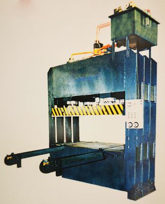 Prasa do drewna o solidnej konstrukcji Hydrauliczna prasa na gorąco
