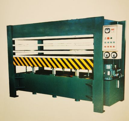 Prasa do drewna o solidnej konstrukcji Hydrauliczna prasa na gorąco