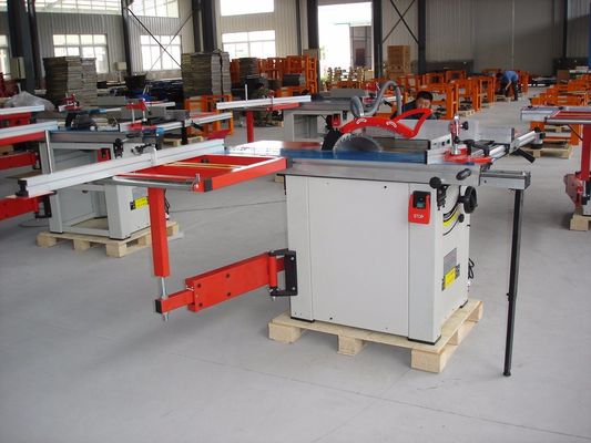 Przesuwny sprzęt tnący 3000 W Kompaktowa pilarka stołowa do drewna